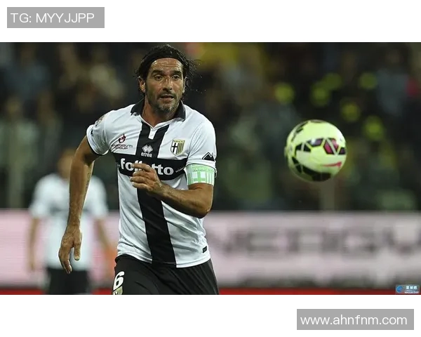 吕迪格的足球之路:从青涩小将到世界顶级后卫的成长历程 吕迪格的足球之路:从青涩小将到世界顶级后卫的成长历程