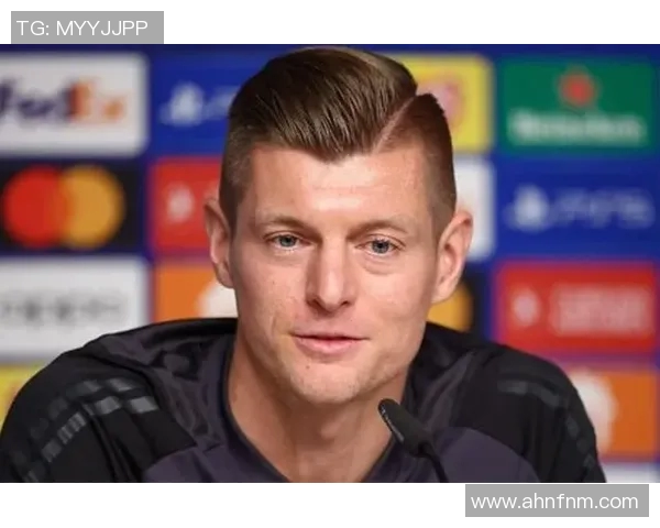 本泽马：从足球天才到传奇巨星的辉煌旅程与成就解析