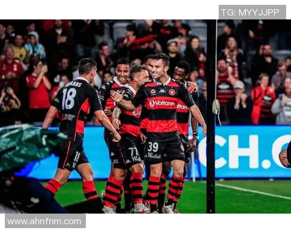 珀斯光荣与墨尔本胜利的激烈对决谁能在澳超赛场上笑到最后