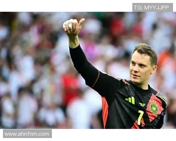 诺伊尔：从守门员到传奇，足球场上的不朽英雄之路